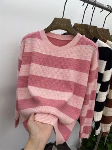 เสื้อสเวตเตอร์ถักแบบสวมหัวทรงหลวมสำหรับผู้หญิงในฤดูใบไม้ร่วงและฤดูหนาว เสื้อเชิ้ตลายทางสีพื้นแขนยาวคอกลมสำหรับใส่ทำงาน