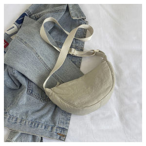 Fashionable Lightweight Nylon Crossbody Bag for Women Casual Stylish Summer Shoulder Bag with Zipper Closure