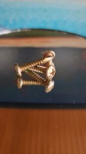 สกรูปลายสว่านหัว p สกรูปลายสว่านหัวนูน เบอร์8 3/4-1นิ้ว สีรุ้ง บรรจุถุงละ 100ตัว