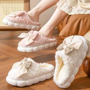 รองเท้าแตะผ้าฝ้ายลายผีเสื้อสำหรับผู้หญิงในบ้านฤดูใบไม้ร่วงและฤดูหนาว พื้นรองเท้า PVC กันลื่น ทรงหัวเต็ม วัสดุผ้าฝ้ายคอตตอน รองเท้าแตะแบบสวมสบาย