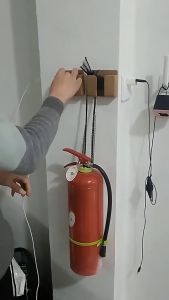 1Pcs Punch Free Wall Mount Phone Plug Holder Mobile Stand Air Conditioner TV Remote Control Storage Box