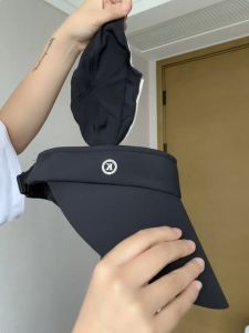 Topi Matahari Wanita: Desain Trendy & Anti UV