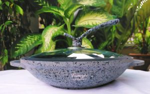 cookware granite wok 28cm.kuali batu anti lekat.cepat masak tidak terlalu berat.