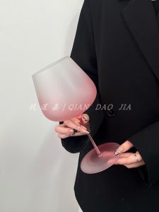 แก้วไวน์แดงคริสตัลหุ้มเหล็กบางเฉียบทำด้วยมือ แก้วไวน์แดงแบบเบอร์กันดี เครื่องประดับตกแต่งบ้านสไตล์หรูหรา แก้วไวน์ทรงกลมขนาด 400-500 มล.