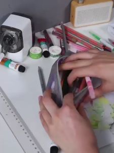 FAUS Rak Mini 4 Sekat / Rak Laci Plastik 4 Slot Pulpen Spidol / Desktop Drawer