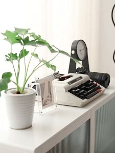 Comfortable Family rock chair Leisure rocking chair Home Reclining Chair Sofa chair Bedroom living room nap balcony Lazy Chair Practical and Durable