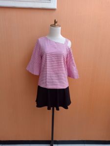 atasan wanita pink salur putih S cewek asimetris blouse cute santai remaja dewasa