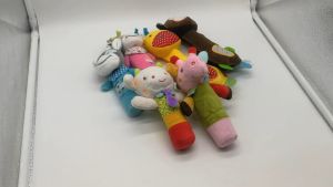【READY STOCK】Baby Hand Rattle Soft Toy Teether Plush Hanging Doll Comfort Activity 婴儿摇铃手抓BB棒安抚玩具 (TOY2)