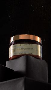 SLAVINA Body Scrub Spill The Night by Nagita Slavina – Lulur Badan Whitening Body Scrub Pemutih Dan Mencerahkan Kulit Dengan 100% Organic Rice Whitenol Ferulic Acid Licorice Extract