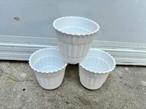 5PCS White Plastic Planters Scallop Edge Design for Indoor & Outdoor Use D3xH3 Inches No. 801
