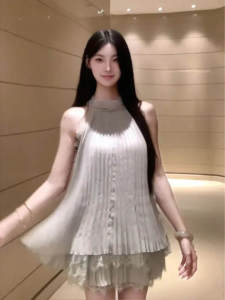 CHANGTONG | Stunning Summer Fashionable Two-Piece Set Beautiful Hanging Neck Top Half-Skirt Cotton Round Neck套头 Dressing