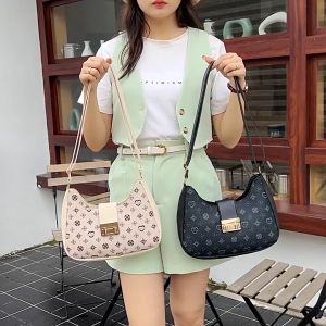 Mayley Crossbody พร้อมส่ง กระเป๋าสะพายข้าง 5 สี อะไหล่ สวย ราคาถูกว่าให้เลือก