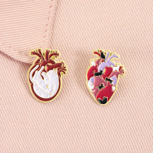 Cat Heart Organ Enamel Pins Cute Kittens in Cardiac Cat Lover Brooches Lapel Backpack Badge Jewelry Accessories Gift for Friends
