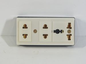 Ổ cắm không dây Sopoka T32 2 ổ 2 chấu 1 ổ 3 chấu công suất tải 2200W