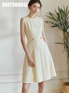 Đầm thiết kế cổ trắng xoè không tay nhẹ nhàng