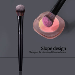 Professional Angled Cream Blush Brush: A High-Quality Makeup Tool