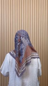 Hijab Voal Premium Motif Floral Elegan Berbagai Warna - Kerudung Segi Empat By Wahdani