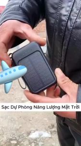 Sạc Dự Phòng Tích Hợp 4 Dây Sạc Dung Lượng 20000mAh Có Thể Sử Dụng Năng Lượng Mặt Trời
