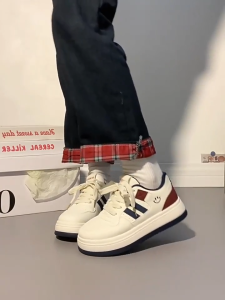 2025สไตล์ใหม่ รองเท้าผ้าใบผู้หญิง รองเท้าผ้าใบกันลื่นน้ำหนักเบา รองเท้าผ้าใบลำลองนักเรียน ไซส์ 36-44 ขายร้อน