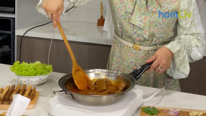 homLiv Sutil Panjang Kayu Mahoni 39.5 Cm Malika Mahogany Alat Masak Foodgrade 07257