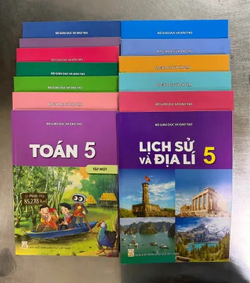 Bộ sách giáo khoa Lớp 5- Kết Nối Tri Thức Với Cuộc Sống (13 quyển- Kèm bìa nilong bao sách nhãn tên)