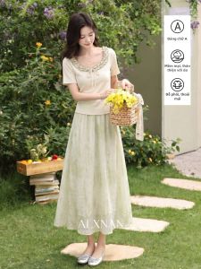Bộ Áo Thun và Chân Váy Ruffle Phong Cách Pháp Elegance cho Mùa Hè