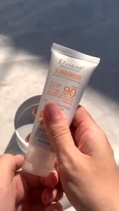 Disaar Sunscreen Cream SPF90+ High Protection UV PLUS Lightweight and Non-Greasy Hydration Boost Soothes and Calms Skin Antioxidant Protection Long-Lasting Sunscreen sunblock whitening