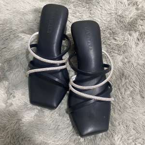 Hanayaka Emily heels 5cm