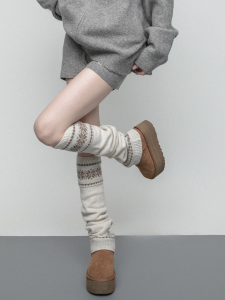 Thickened Woolen Knitted Christmas Pattern Leg Socks Womens Winter Warm Long Tube Socks Girl Style Leaf Snowflake Design