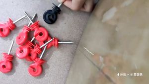 ฉนวนรั้วไฟฟ้า ฉนวนไฟฟ้า ฉนวนยึดเส้าไม้ ฉนวนกันไฟฟ้าลงดิน ฉนวนรั้วล้อมวัว ฉนวนยึด สกรูฉนวนไฟฟ้า