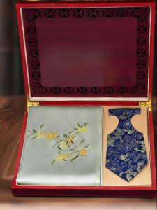 SHUOYA | Handcrafted Sichuan Embroidery Silk Scarf Tie Gift Box Set