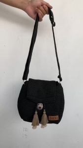 Tas Rajut Numa Bag & Tas Oval Selempang Hitam