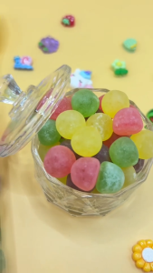 เยลลี่ผลไม้รวม Lechao 1 Kg จะเด็ก ผู้ใหญ่ ทำงานออฟฟิต หรือติดปาร์ตี้ก็ต้องมีเยลลี่ไว้ติดตัว เปรี้ยวหวานโดนใจสุดๆ  เคี้ยวเพลินหนุบหนับ