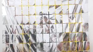 Tirai Foil Kotak Metalik Backdrop Ulang Tahun Warna Warni