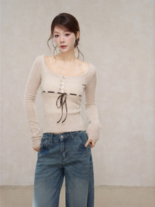 YIKEXIAOYEMEI | Áo Knit Cổ Vuông Tay Dài Elegent Mùa Đông 2025
