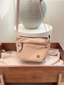 กระเป๋าสะพายข้างผู้หญิง สีพื้น กันน้ำ กระเป๋าสะพายไหล่ สำหรับเด็กผู้หญิง กระเป๋า Messenger ไนลอน กระเป๋าสะพายข้าง แฟชั่น อเนกประสงค์