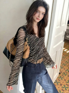 Breathable Lightly See-Through V-Neck Flared Sleeve T-Shirt