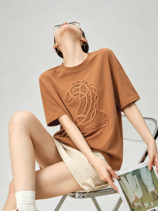 GULILI | Retro Orange Coffee Hollow Out Horse Printed Women T-shirt