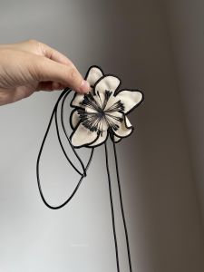 Korean Style Knitted Flower Choker Necklace Womens Fashion Cord Wrapping Rope Necklace Neutral Beige Single Layer Online Exclusive