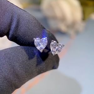Real Heart Cut Stud Moissanite Earrings 925 Sterling Silver Sparkling Lab Diamond Earrings Gemstone Fine Jewelry for Women