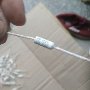 Cầu chì sứ nồi cơm điện 250v 185° dòng điện 15A -10A -20A GIÁ 10 CÁI