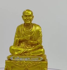 สมเด็จโต  สีทอง ขนาดหน้าตัก 3 inch  สูง 5 inch เสริมมงคลชีวิต ของมงคล BUD-039