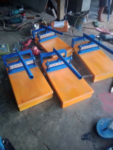 pelubang plastik tempe