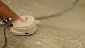 ปั๊มน้ำอัตโนมัติสำหรับเรือ 12V 1100GPH พร้อมเซ็นเซอร์ ติดตั้งง่าย สำหรับเครื่องมือและห้องน้ำ