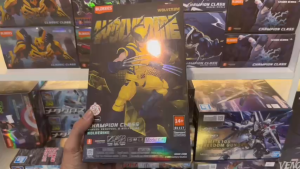 Mô Hình Blokees Wolverine Logan Bộ Giáp Vàng Xanh - Champion Class Chính Hãng