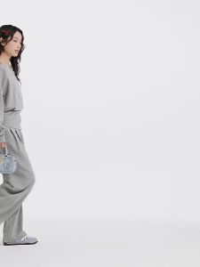 Hotwind | Off Shoulder Slanted Shoulder Stylish Loose Fitted Waist-defining Sweater