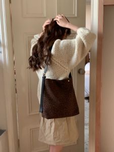 K-style Niche Style Retro Simple Leopard Print Canvas Bucket Bag Womens Wide Shoulder Strap Work Clothing Shoulder Crossbody Bucket Big Bag