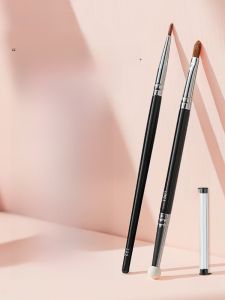 Goodi Double-Ended Concealer Brush Flat Head Sponge Under-Eye Circles Dark Circles Concealer Makeup Brush for Any Skin Type