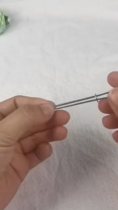 1Pcs  Garment Clips Elastic Band Tape Sewing Tools DIY Elastic Ribbon Punch Cross Stitch Threader Metal Wear Rope Elastic Clamp