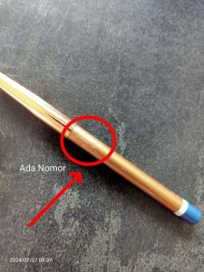 Pencil Arab Celak Lyra Tutup mas Panjang RIGINAL MATTE TIDAK KERAS